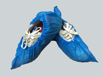 Le PE jetable de couverture de chaussure de produits en plastique médicaux bleus imperméabilisent 15 cm antidérapants