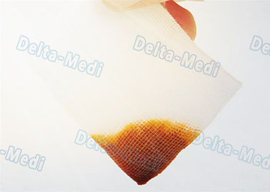 Le soin de blessure habillant la gaze stérile éponge l'absorptivité à haute contenance de liquide libre de latex d'écouvillons