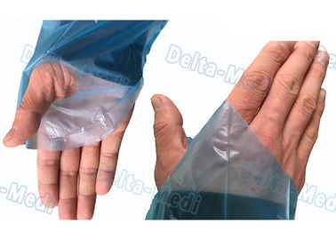 Imperméabilisez la robe chirurgicale de CPE de produits en plastique médicaux/robe d'isolement avec la manchette de boucle de pouce
